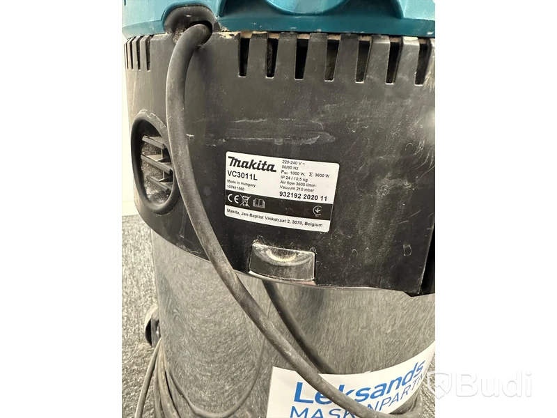 Dammsugare Makita VC3011L