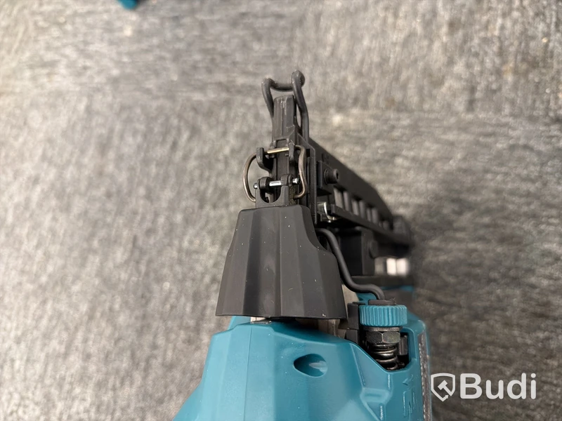Dyckertpistol Makita DBN600ZJ, ink laddare & batteri