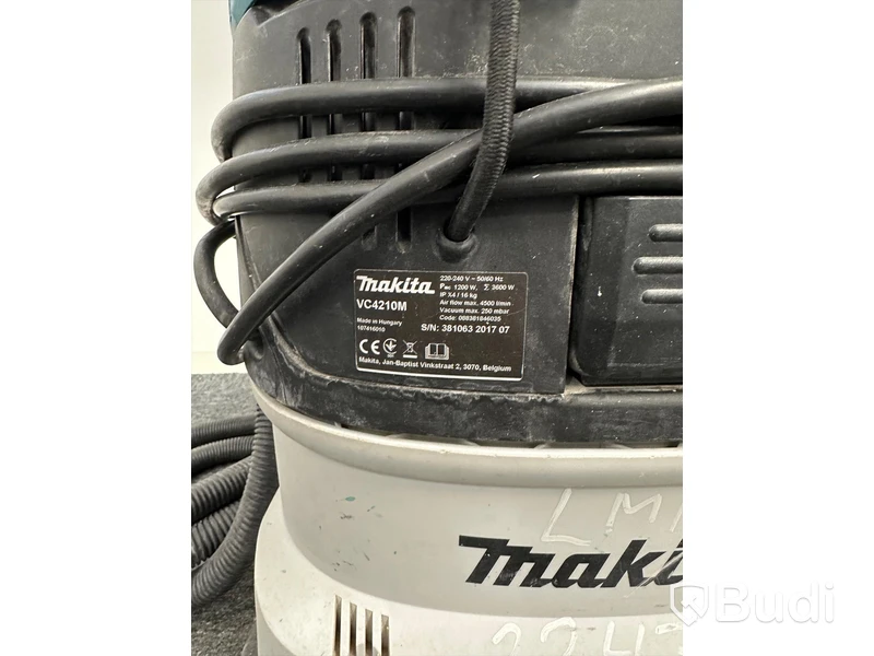 Dammsugare Makita VC4210M
