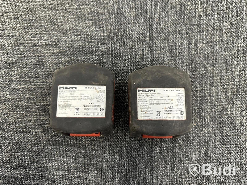 Laddare och 5st batterier Hilti