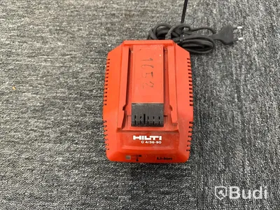 Laddare och 5st batterier Hilti
