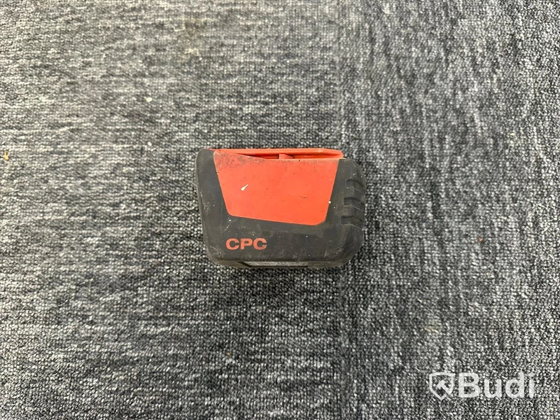 Laddare och 5st batterier Hilti