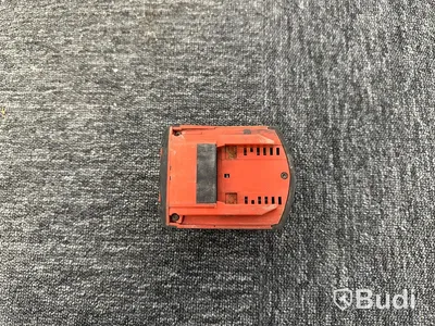 Laddare och 5st batterier Hilti