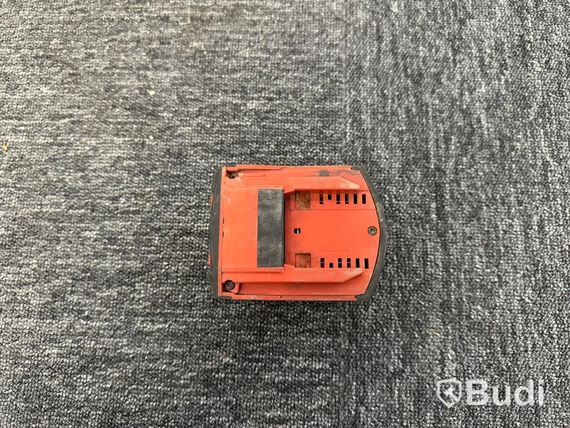 Laddare och 5st batterier Hilti