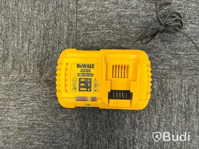 Snabbladdare DCB118 Dewalt och 2st 18/54V XR FLXVOLT batterier Dewalt