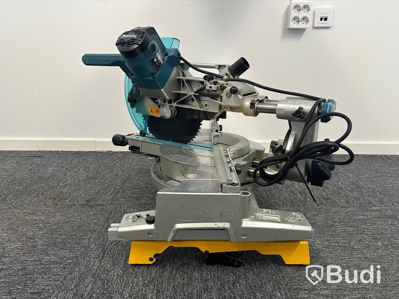 Kap- och gersåg Makita LS1016L, monteringsbyglar Dewalt DE7025-XJ och stativ Dewalt DE7023-XJ
