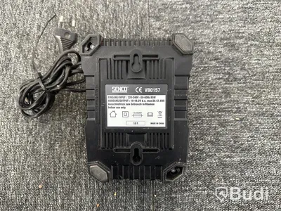 Batteriladdare Senco och 3st 18V litiumjonbatterier Senco