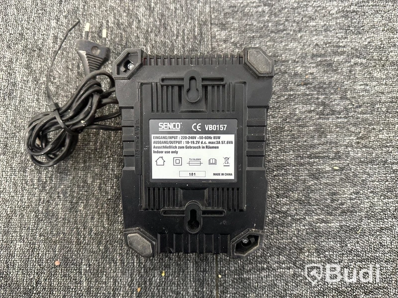 Batteriladdare Senco och 3st 18V litiumjonbatterier Senco