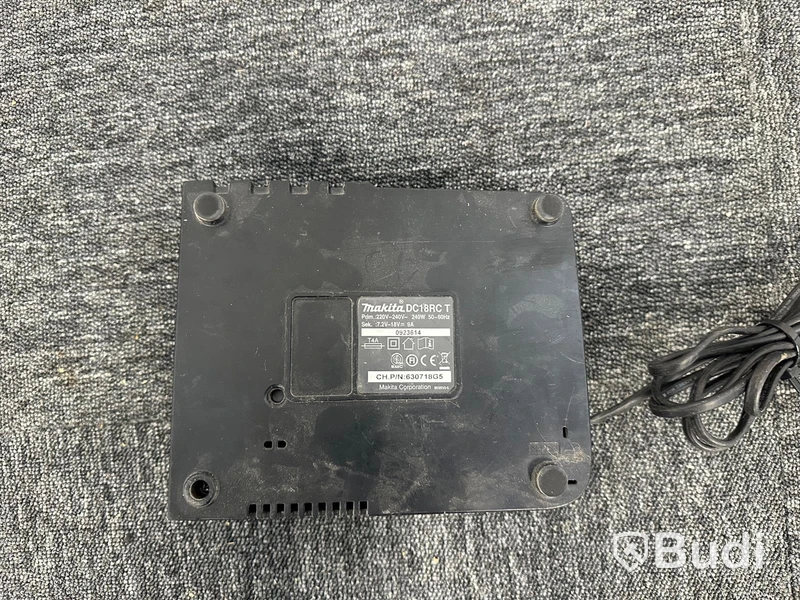Sänksåg Makita DSP600, batteriladdare Makita DC18RCT och 3st 18V litiumjonbatterier Makita BL1830