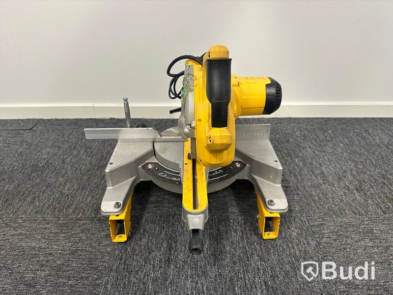 Kap-/gersåg Dewalt DWS777-QS med monteringsbyglar Dewalt DE7023-XJ