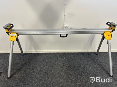 Kap-/gersåg Dewalt DWS777-QS, monteringsbyglar Dewalt DE7023-XJ och sågbänk Dewalt DE7023-XJ