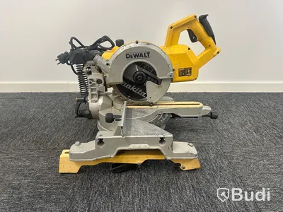 Kap-/gersåg Dewalt DWS777-QS, monteringsbyglar Dewalt DE7023-XJ och sågbänk Dewalt DE7023-XJ