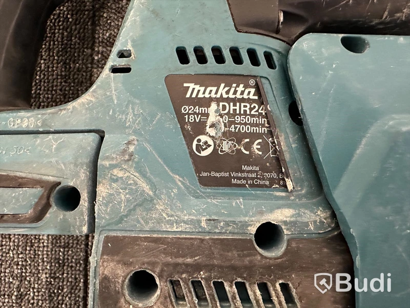 Kombihammare Makita DHR243 med dammutsug Makita DX06