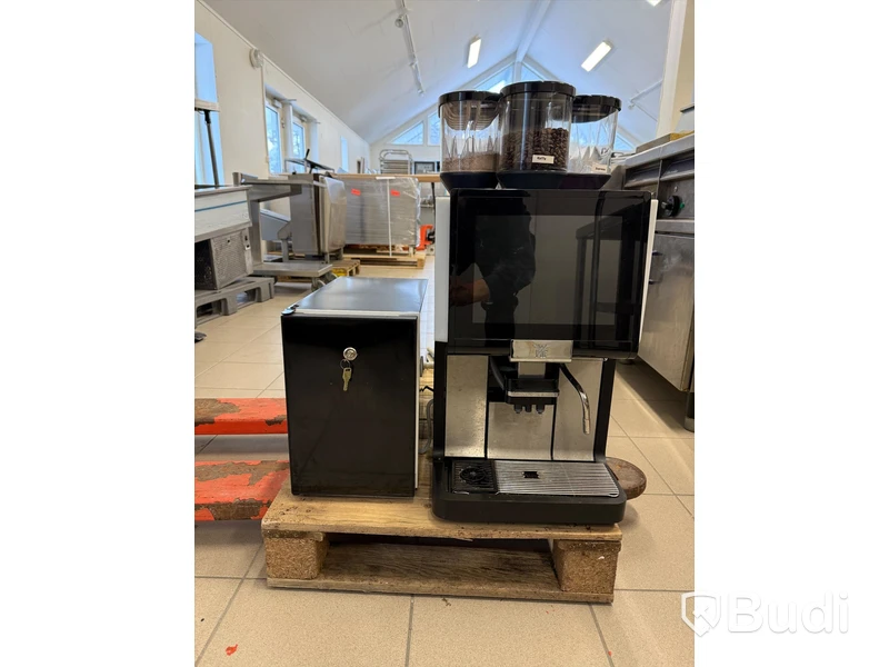 WMF 1500S Automatisk kaffemaskin med mjölkkyl