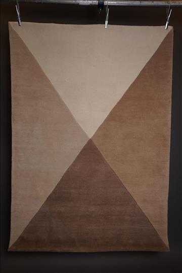 Handknuten matta från AXECO, ca 195x142 cm