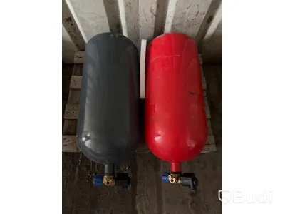 24 st CNG-tankar med fästen