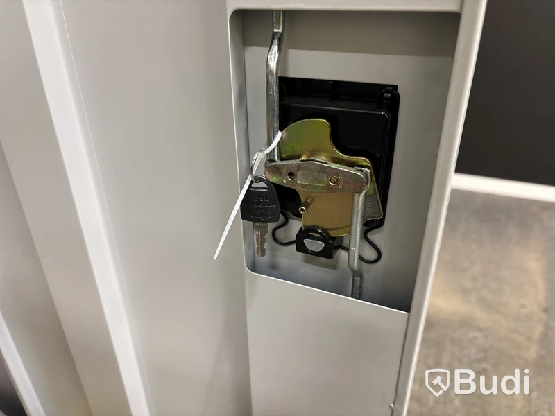 Plåtskåp och kassaskåp för nycklar