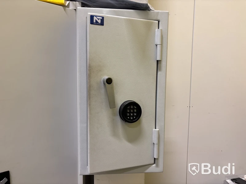 Plåtskåp och kassaskåp för nycklar