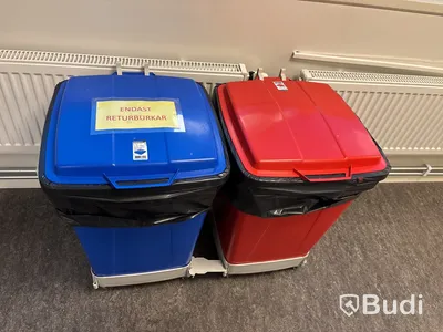 2 st. dammsugare inkl. div. Städutrustning och soptunnor