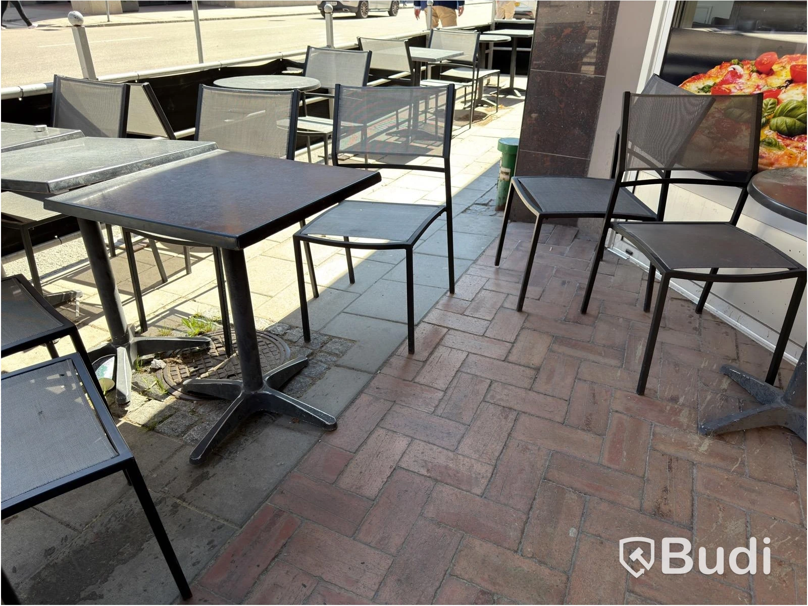 Restaurant furnishings (lot)
