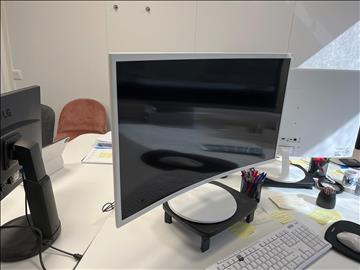 Samsung datorskärm curved 32 tum