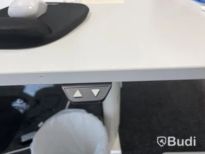 Elektriskt höj och sänkbart skrivbord