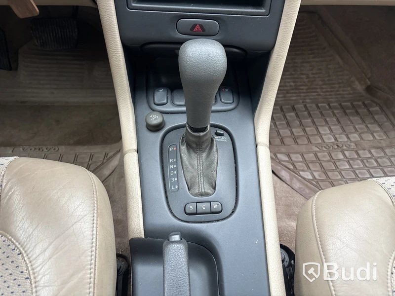 Personbil VOLVO L + S70 -1999 Lågmilare