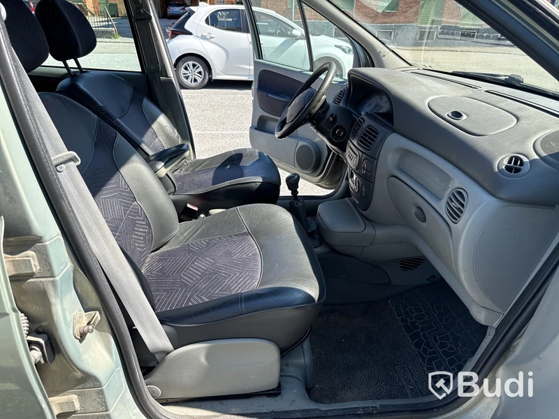 Renault Megane Scenic | 19960 mil | 2003 | Reparationsobjekt