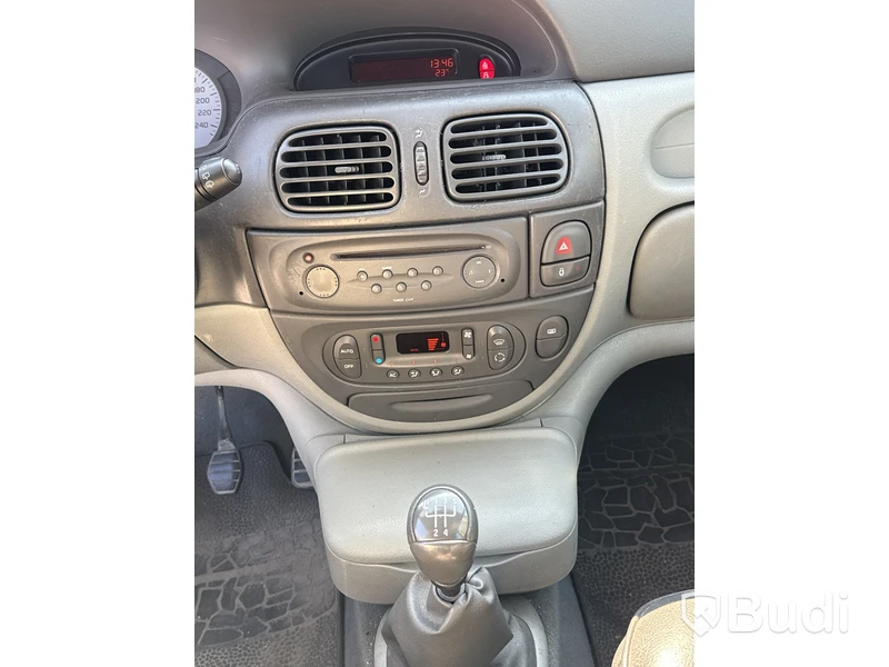 Renault Megane Scenic | 19960 mil | 2003 | Reparationsobjekt