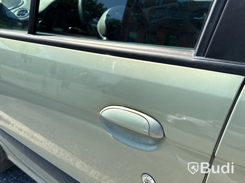 Renault Megane Scenic | 19960 mil | 2003 | Reparationsobjekt