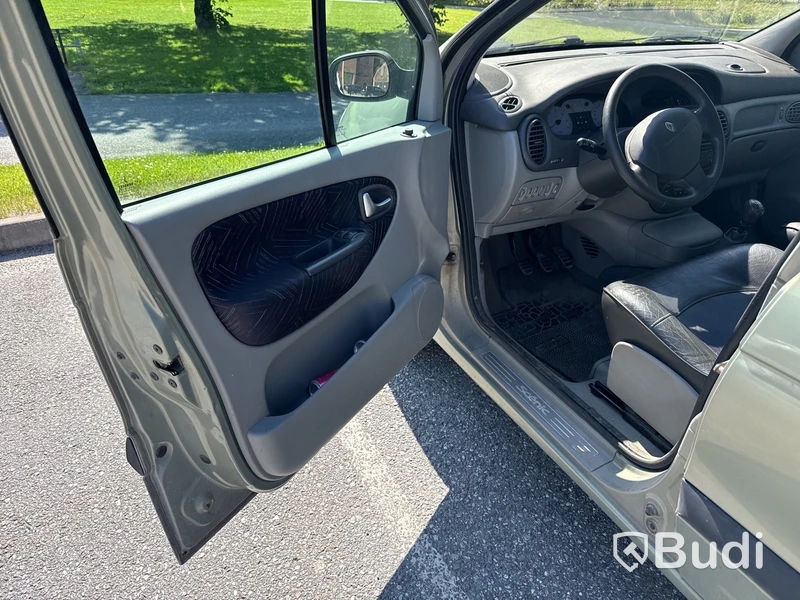 Renault Megane Scenic | 19960 mil | 2003 | Reparationsobjekt