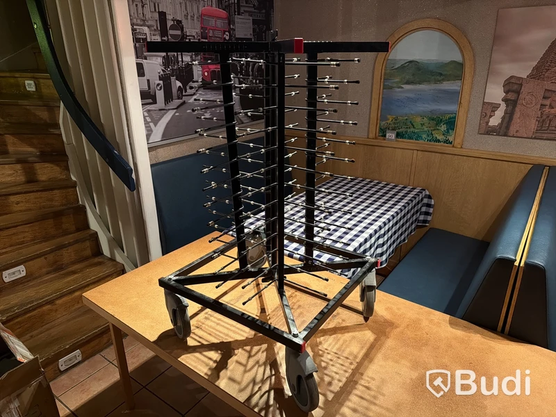 Tallriksspindel, halv