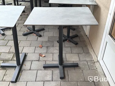 Möbler för uteservering - 17 st bord samt 40 st stolar vit/svart