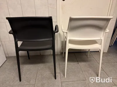 Möbler för uteservering - 17 st bord samt 40 st stolar vit/svart