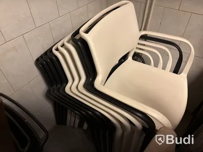 Möbler för uteservering - 17 st bord samt 40 st stolar vit/svart
