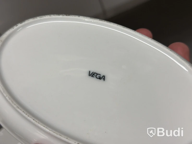 Serveringsporslin bl.a. Vega, ca 85 delar, olika storlekar och modeller