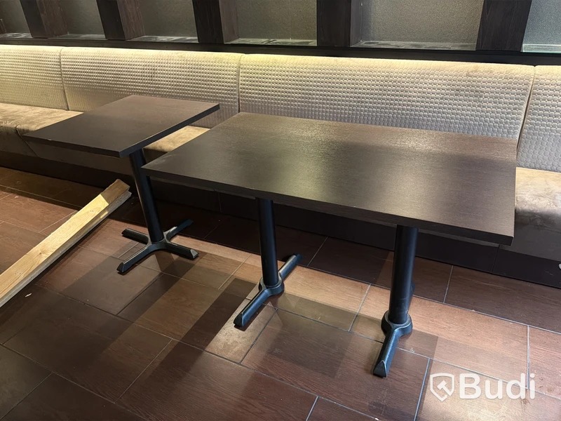 Restaurangbord, 9 st samt 4 st bordsskivor och 4 st bordsben