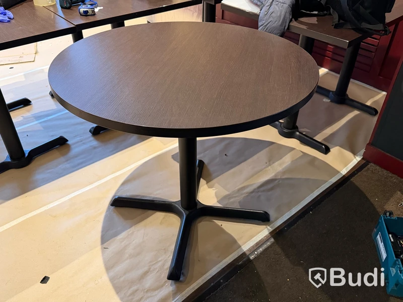 Restaurangbord, 9 st samt 4 st bordsskivor och 4 st bordsben