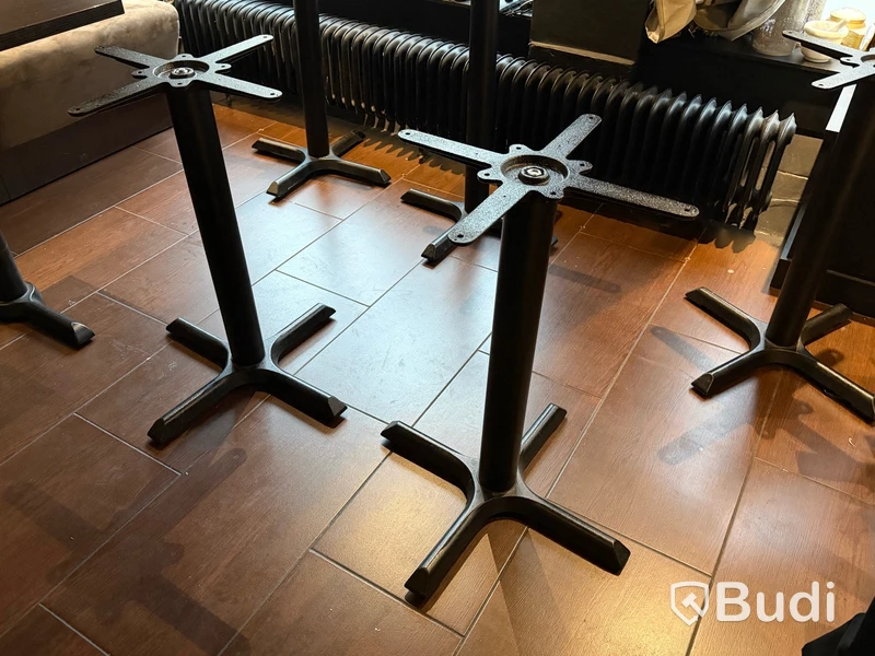 Restaurangbord, 9 st samt 4 st bordsskivor och 4 st bordsben