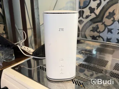 Trådlös router ZTE MC888 samt 3 st TP-Link Deco M5 AC1300 mesh Wi-Fi