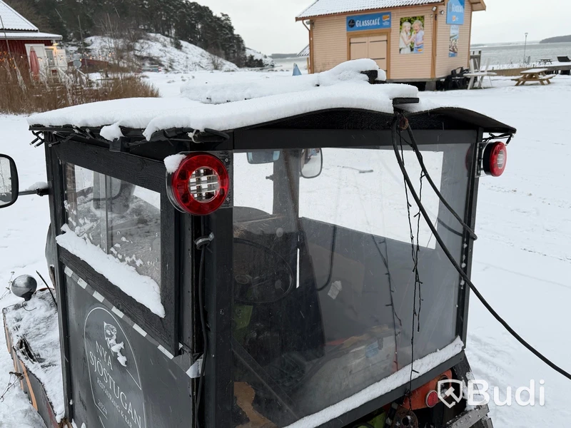Turisttåg med lok och 3 vagnar