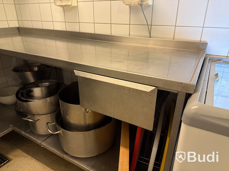 Rostfri arbetsbänk i hörnmodell med ho