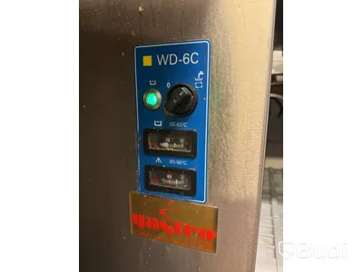 Huvdiskmaskin WD-6C med in- och utmatningsbänk