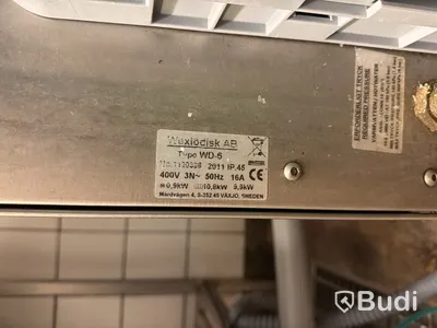 Huvdiskmaskin WD-6C med in- och utmatningsbänk