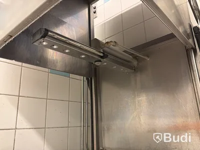 Huvdiskmaskin WD-6C med in- och utmatningsbänk