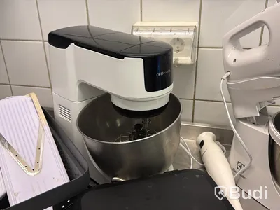 Diverse mindre köksapparater, bl.a. köksmaskin & mikrovågsugn