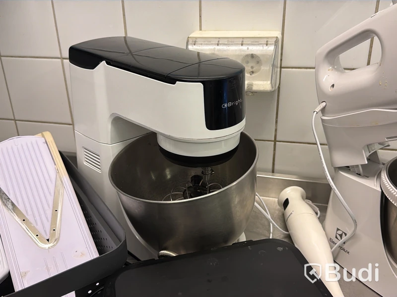 Diverse mindre köksapparater, bl.a. köksmaskin & mikrovågsugn