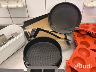 Diverse baktillbehör - silikonformar, vågar m.m.