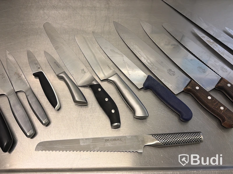 Köksknivar, 17st, bl.a. Victorinox och Global