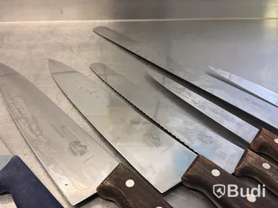 Köksknivar, 17st, bl.a. Victorinox och Global